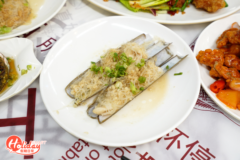 金銀蒜蒸蟶子吃起來有沙，口感比較韌。