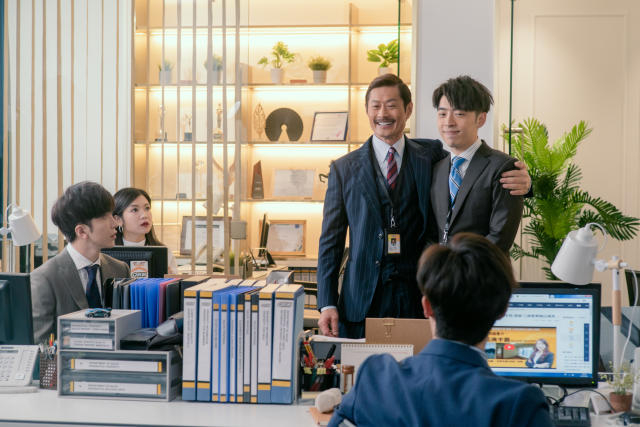 平時返工都要social嘅話又真係好攰