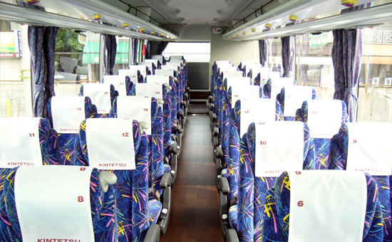 巴士車型為四排座位～