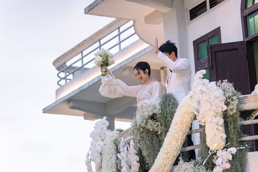 泰國有「最美變性人」之稱嘅Poyd Treechada今年初與相識20年嘅學長結婚