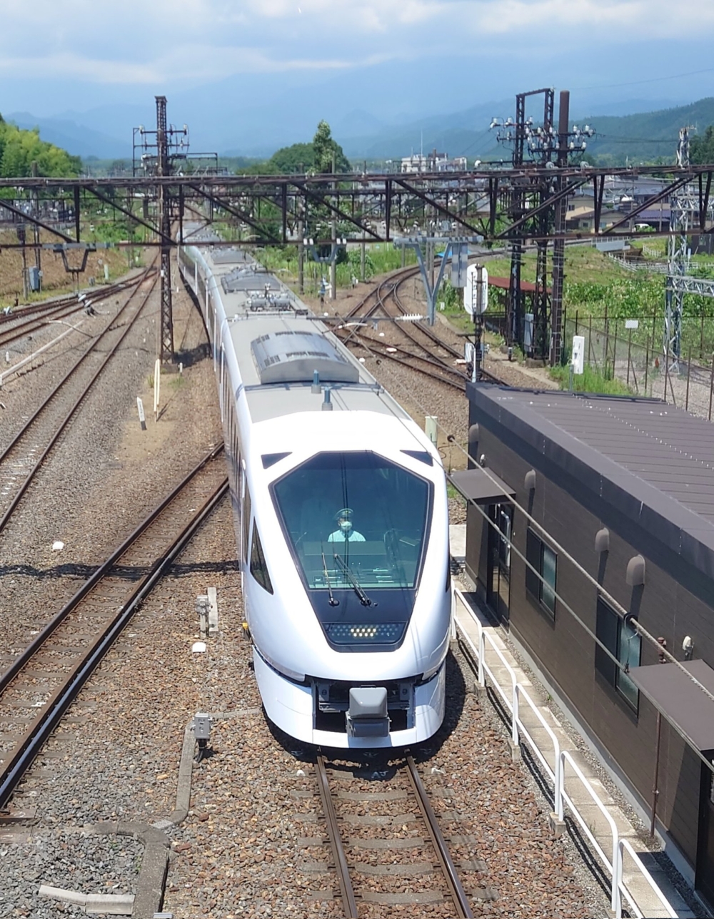 「SPACIA X」主要連接東京市中心淺草及東京近郊日光、鬼怒川溫泉等~