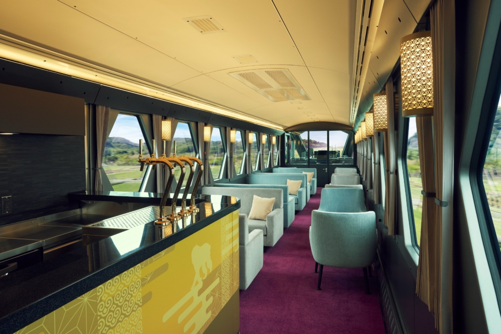 1號車廂內設有咖啡吧台,設計典雅別緻~