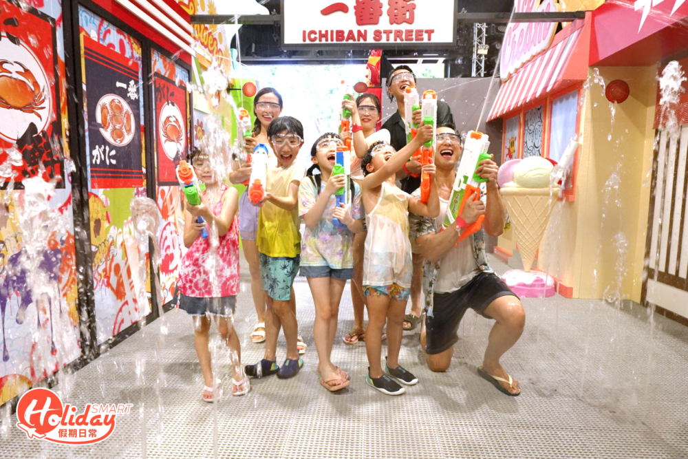 場地每個角落都滿佈噴水裝置。