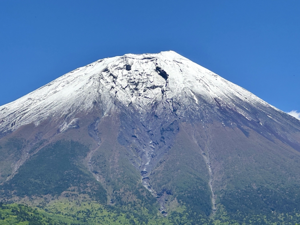 富士山係日本最高山峰，日本人流傳著「一輩子一定要爬一次富士山」的說法！