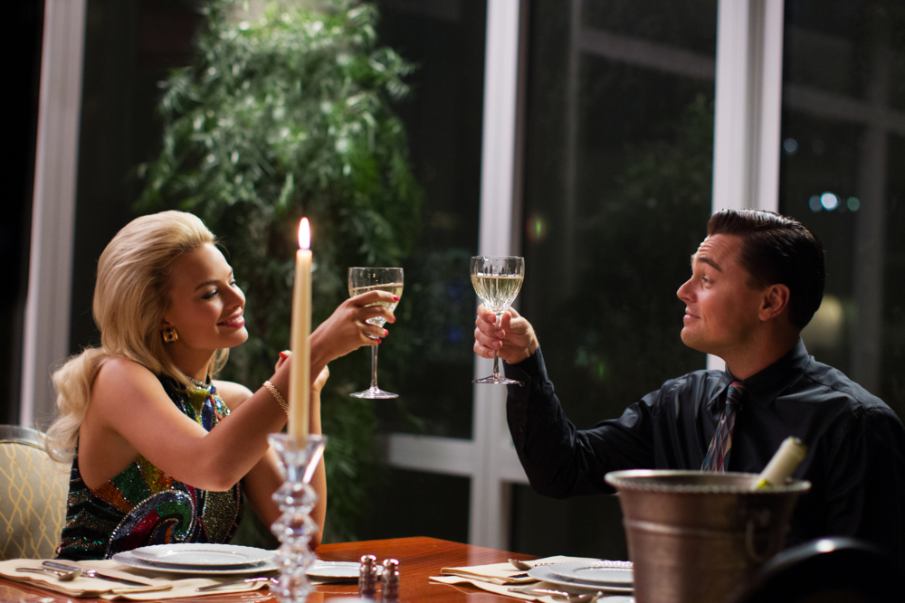 Margot Robbie在《The Wolf of Wall Street》中飾演Leonardo DiCaprio的性感人妻而爆紅！