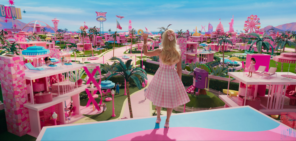 《Barbie芭比》講述Barbie的粉紅世界並非想像中如此夢幻!