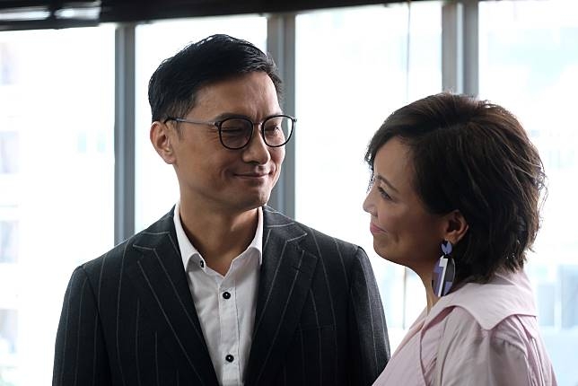 《婚內情》