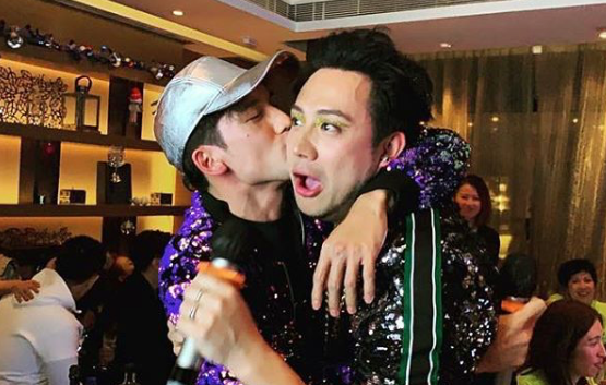 2003年張致恒同Kenny關智斌組成組合Boy'z出道