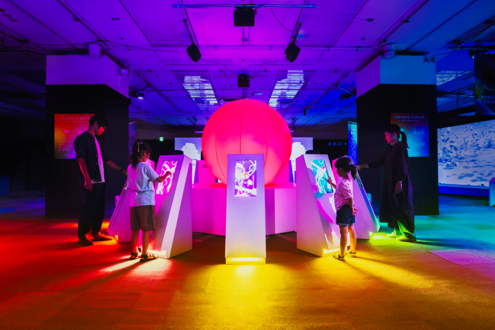 COLORS CIRCLE～由12個屏幕拼成的藝術裝置！