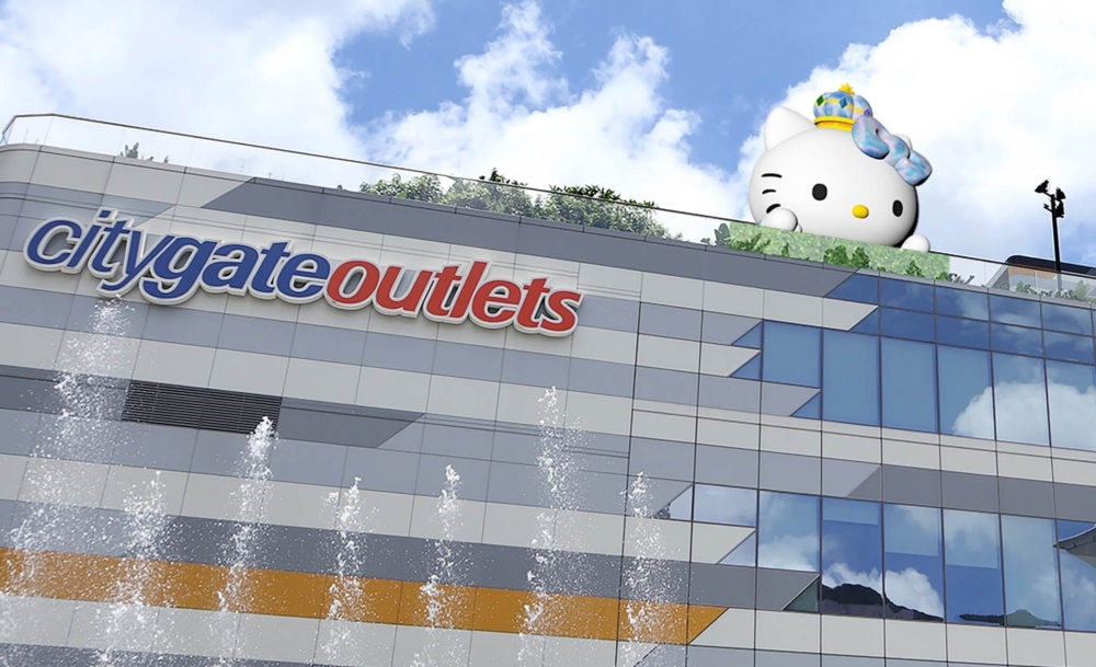 6米高巨型「Hello Kitty女皇」充氣裝置！