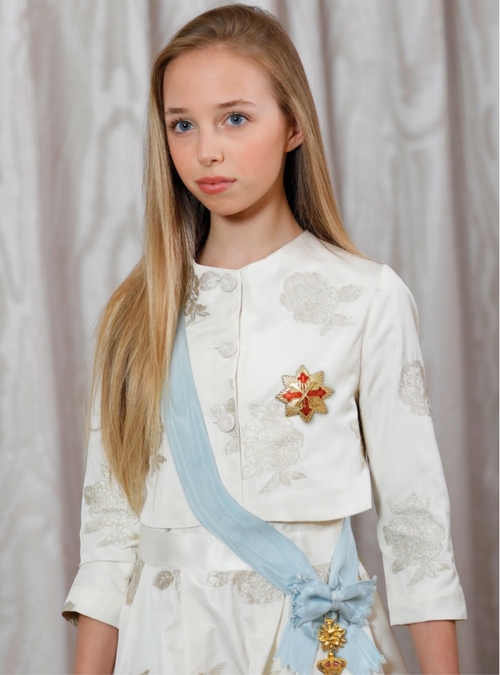 沈月呢位閨密原來大有來頭,佢係西班牙波旁王朝意大利分支兩西西里王國嘅公主—「Princess Maria Chiara di Borbone delle Due Sicilie」