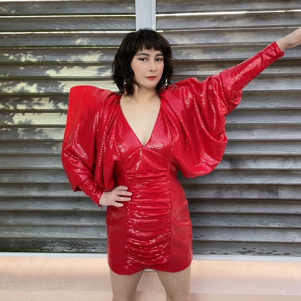 見老公嘅情況穩定落嚟,何超儀近嚟亦有飛短途工作