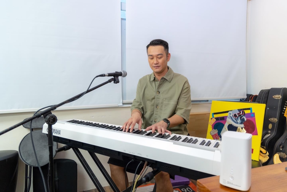 Steven昔日嘅同事吳浩康亦有留言