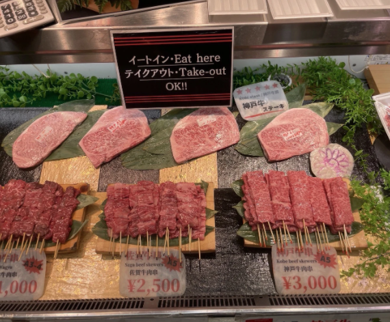 有居民表示約10年前多咗好多商舖將產品價格增加至旅遊價,所以佢幾乎無再喺黑門市場購物。