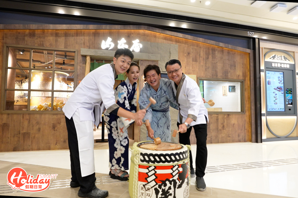 餐飲方面,過百年歷史的名古屋烏冬專門店、多間人氣打卡cafe及火鍋店等進駐商場,另有佔地二萬三千呎的區內最大型超級市場,讓各位煮婦們有更多的選擇!