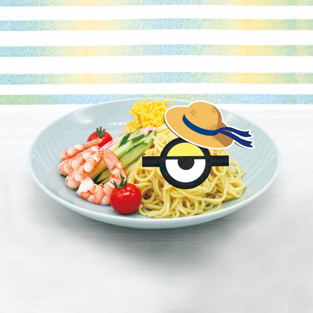 小小兵草帽冷面。