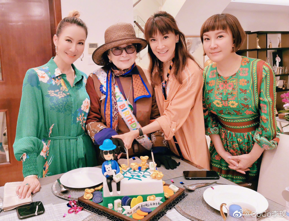 CoCo與母親、姐姐