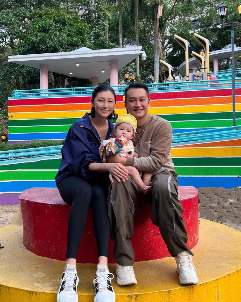 2022年吳浩康同郭思琳結婚，婚後兩人育有一子