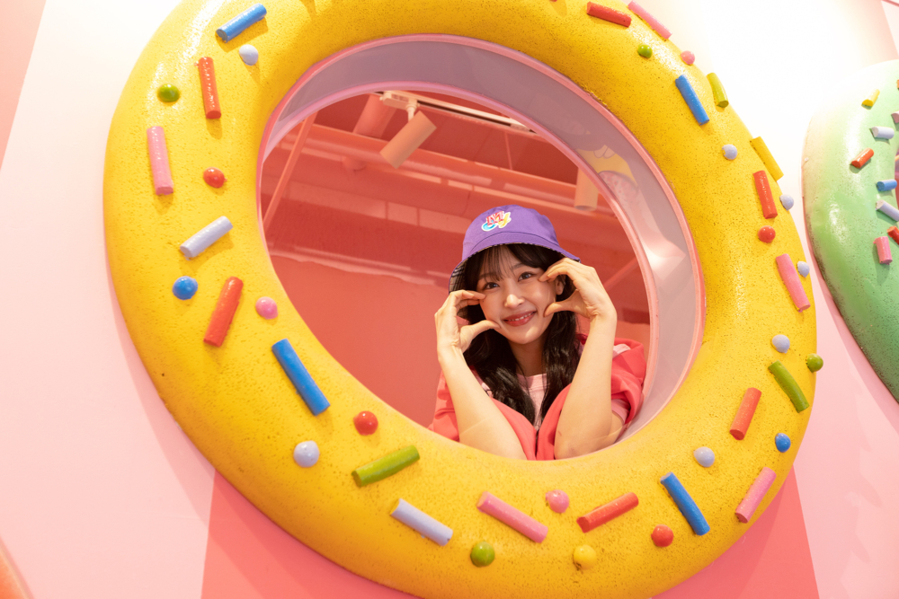 1樓以不同甜品裝置打造影相區～