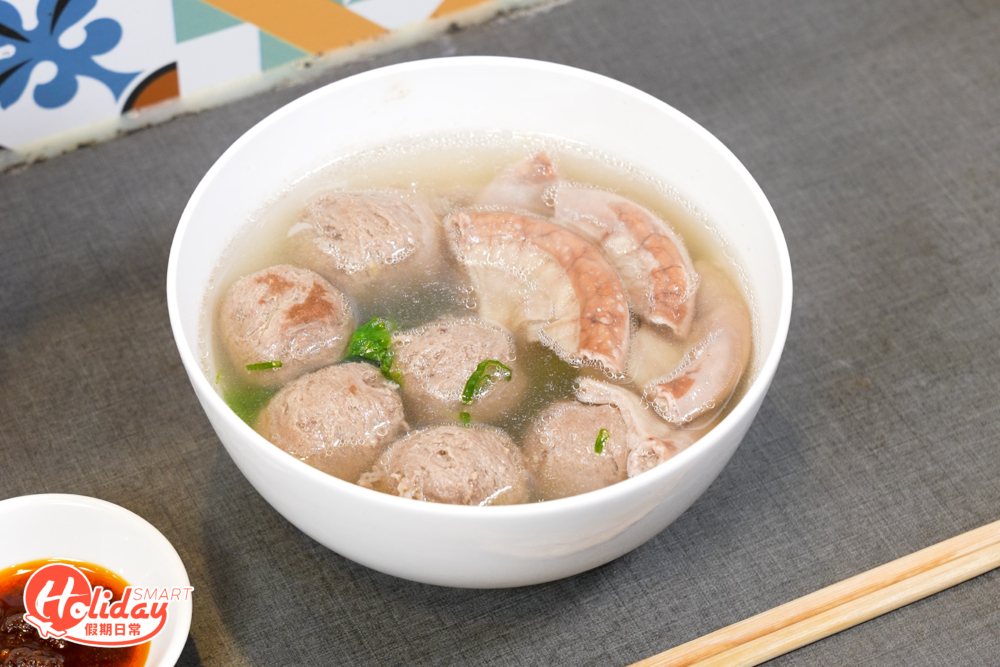 小食方面,推介騸牯牛丸及豬粉腸,手打牛丸咬落鮮香彈牙;而豬粉腸食落脆爽嫩滑。店家的牛腩平均5至6點就會沽清,家想食的話就要盡早去!