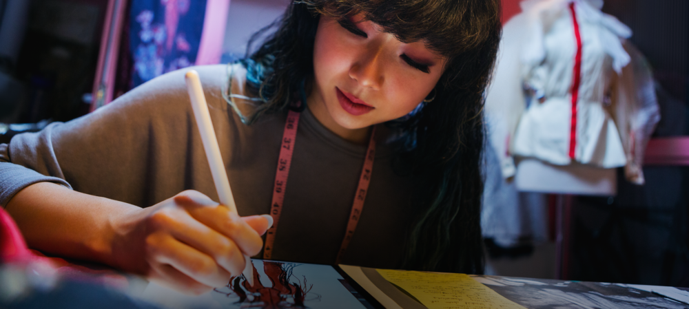 在學及已獲錄取的大專院校學生及教職員均符合資格以教育價購買產品。