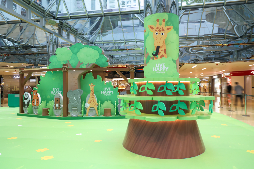 長頸鹿舔舔脷。