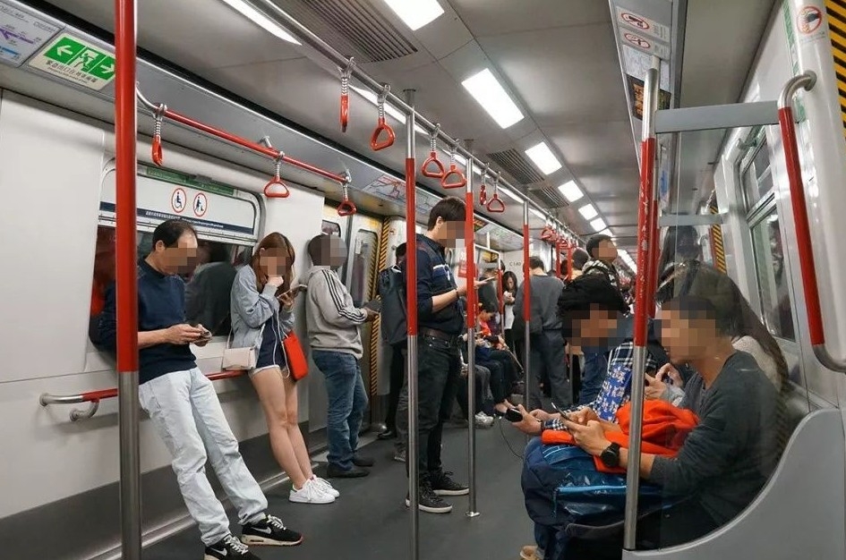 依家即使車廂有空出嘅關愛座,唔少人都寧願企都唔會坐關愛座。