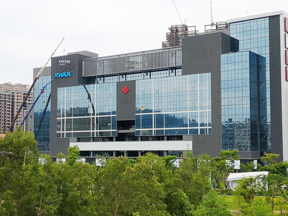 新店裕隆城的營業面積達3.3萬坪，高達9層樓！