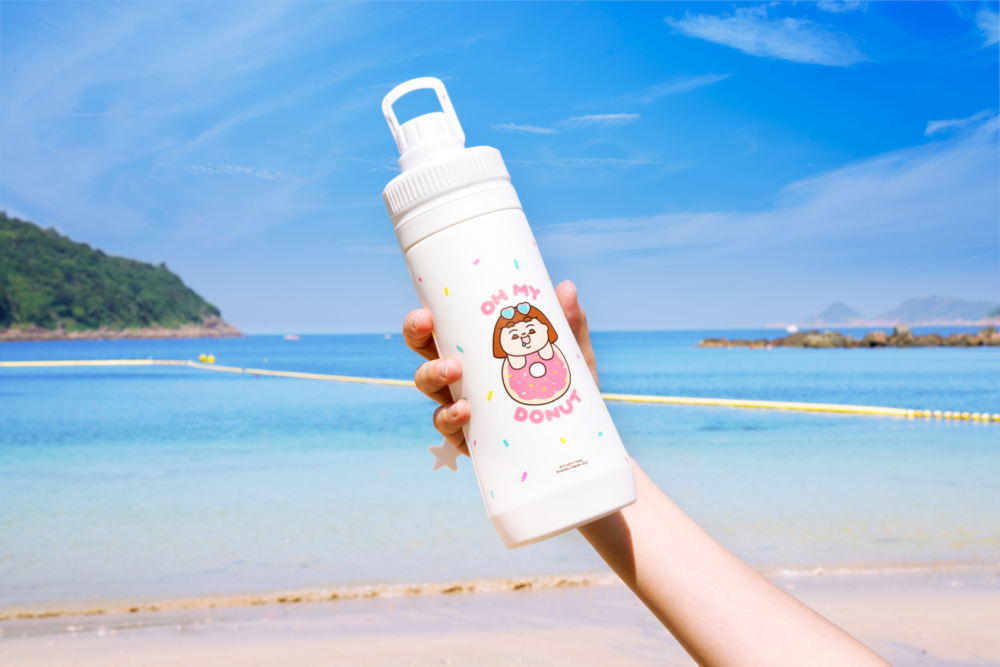 「摺疊水樽」空瓶時可以折疊成冰球嘅大細,方便攜帶。