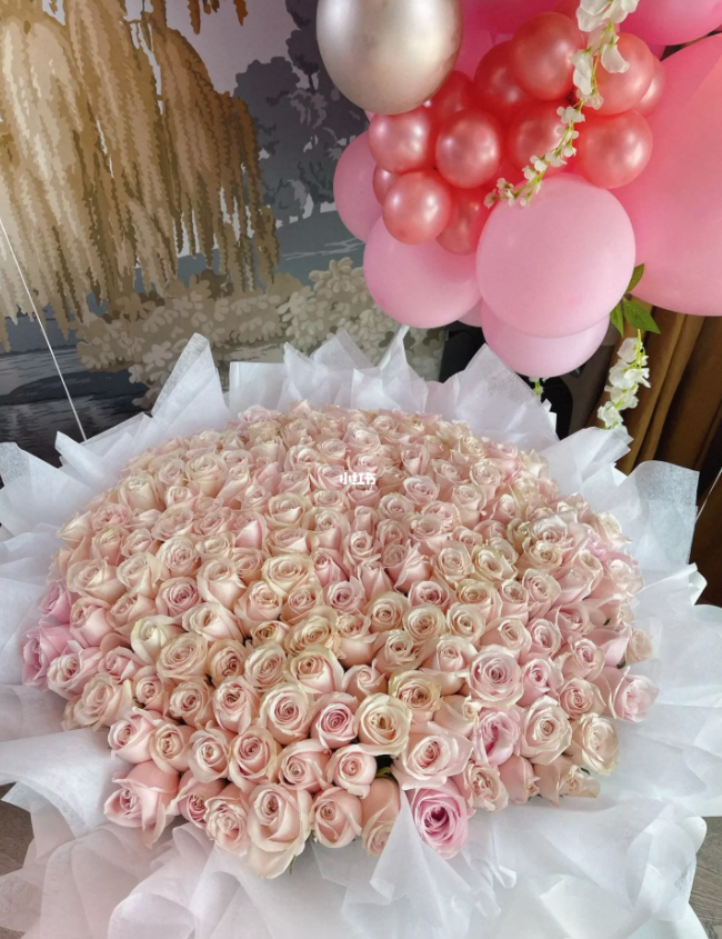Cammi亦表示:「喜歡好看的事物 ..例如花?當你開門看收到美美的花束,心情能美滋滋一整天吧!」