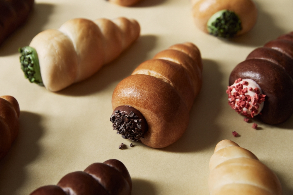 朱古力螺旋麵包，共有朱古力、士多啤梨及抹茶三種口味！