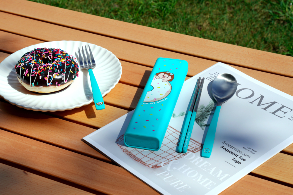 餐具套裝都有兩款唔同顏色,而且仲有齊晒筷子﹑匙羹同叉,一齊支持環保。