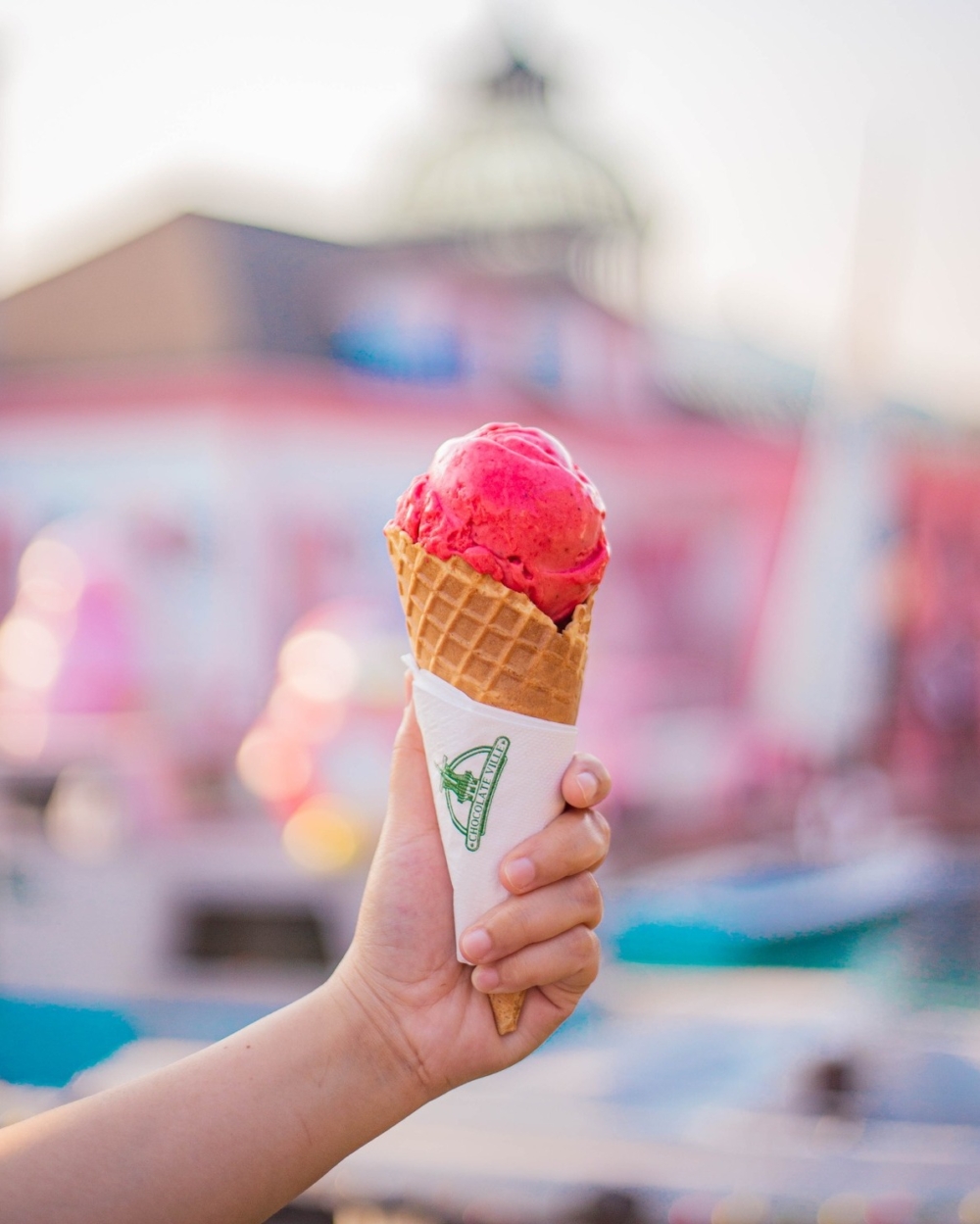 粉紅色的士多啤梨雪糕！
