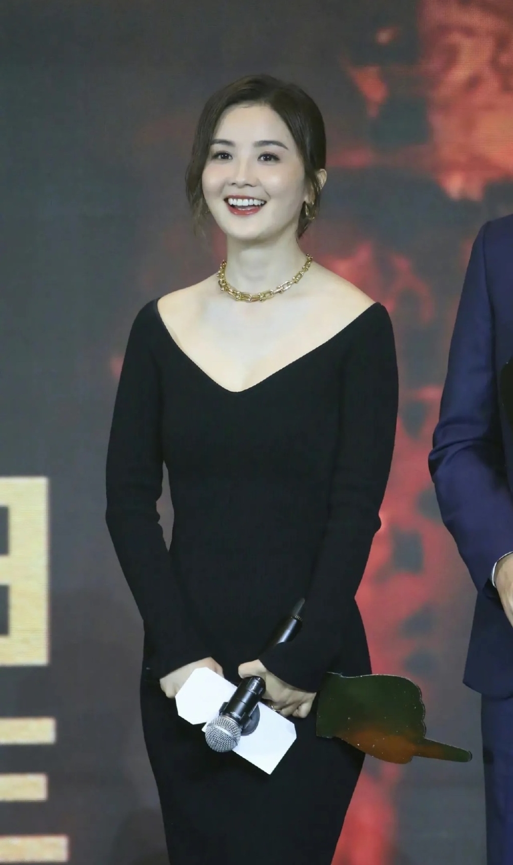 到電影發佈會現場，阿Sa明顯狀態好咗好多