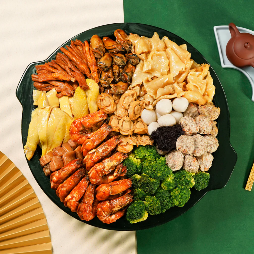 鮑魚花膠三重奏豐食盆菜 （10人）。