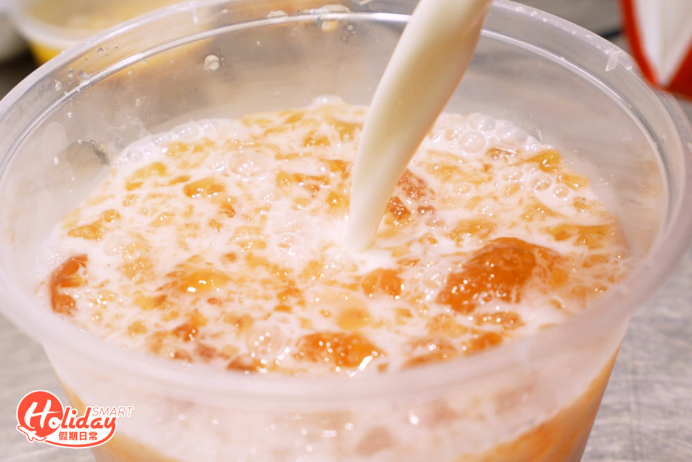 最後必試女生最愛的桃膠，椰汁鮮奶桃膠食落奶香味十足，骨膠原滿滿。