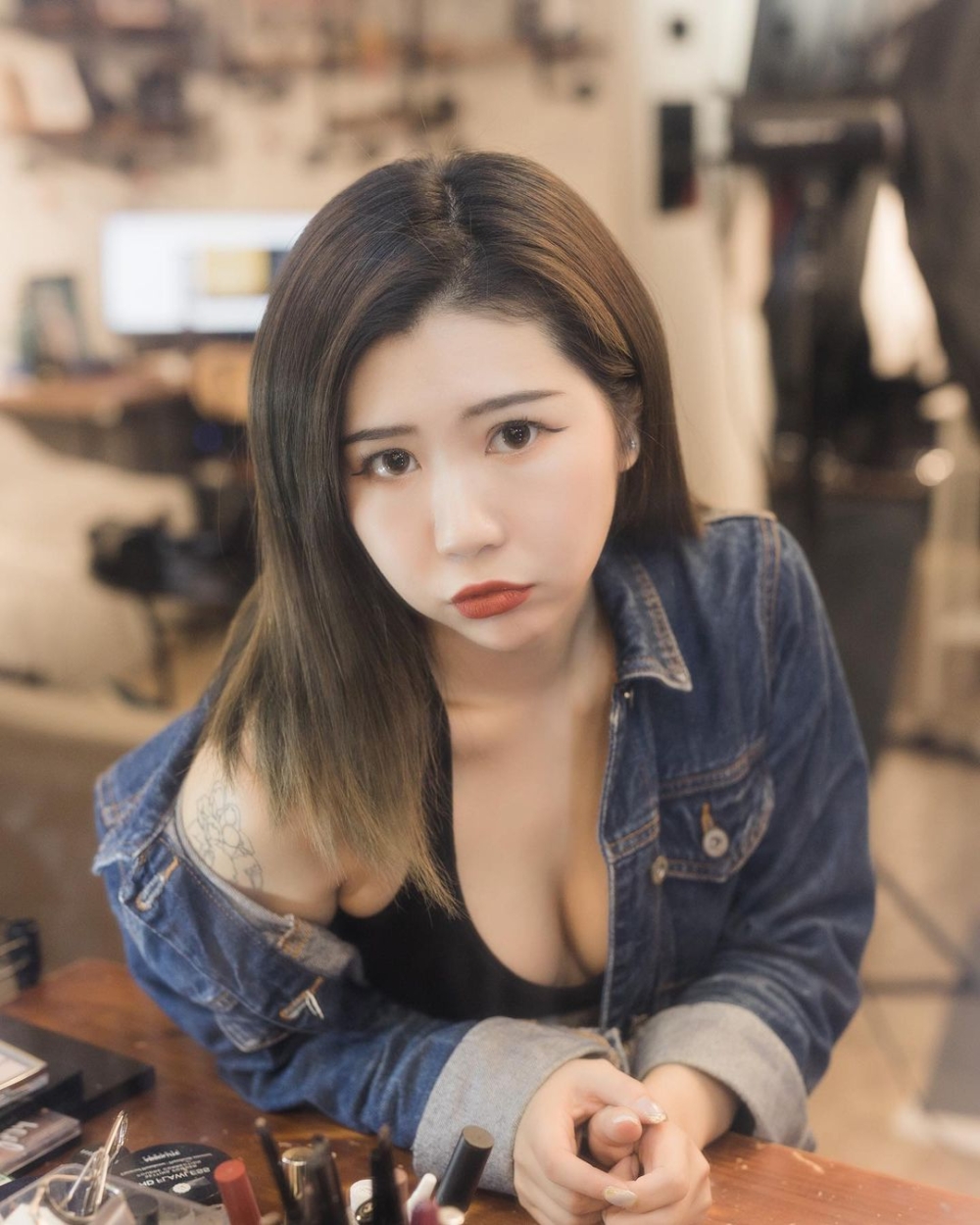 卡特回憶自己曾多次幫助阿晶