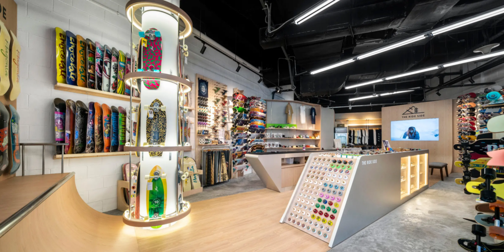 Trifecta有開設售賣體育用品商店。