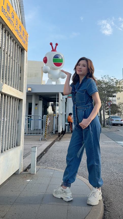 留言就有唔少網友「好奇」指佢明明係亞視藝人,點解會拍TVB嘅劇集