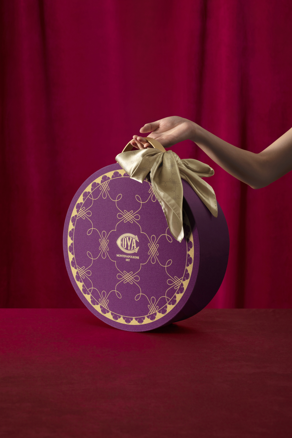 十分精緻的瑰麗月餅禮盒！