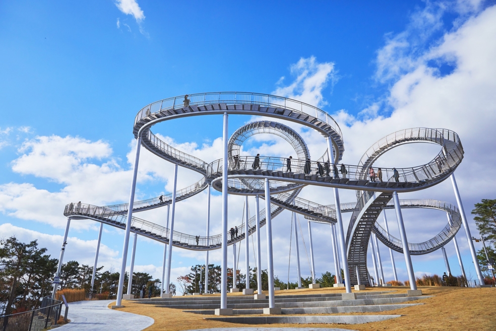 位於韓國浦項的「Space Walk」係近年人氣超火爆的打卡熱點！