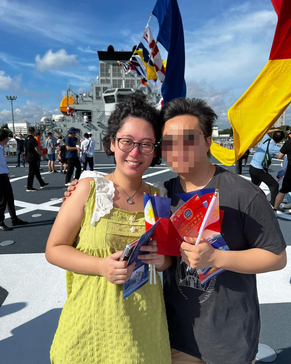 從Kristen分享嘅近照可見,佢曲髮之前剪短咗後長返唔少