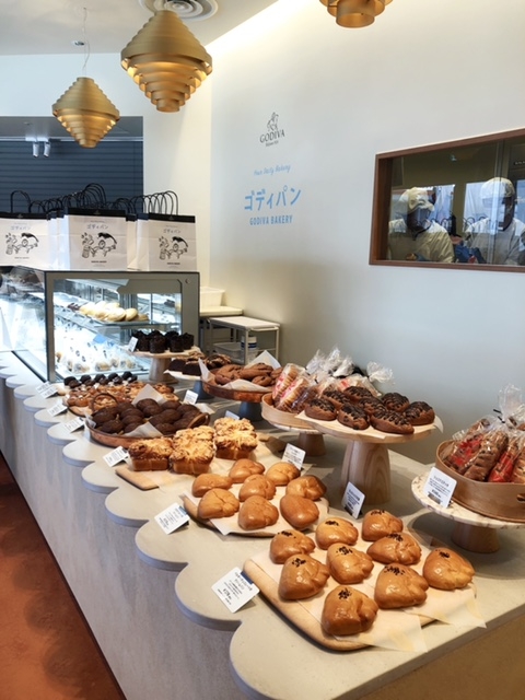 「GODIVA Bakery Godipan」鄰近東京JR「有樂町站」，步行即可抵達！