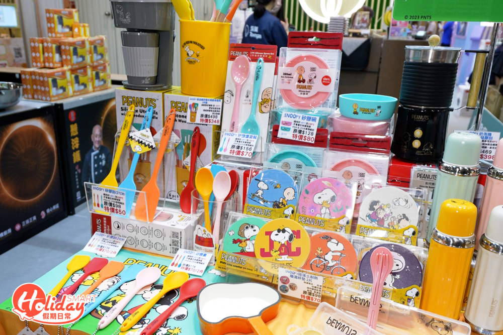 上到三樓,也有煮婦們必買的廚具,有多款精美餐具及家庭用品等大家入手。