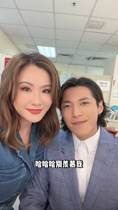 張文慈晒出與馬德鐘兒子馬在驤嘅合照