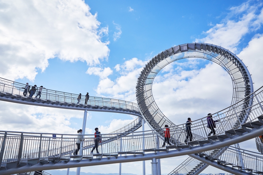 「Space Walk」係韓國首個巨型空中步道，乍看好像過山車！