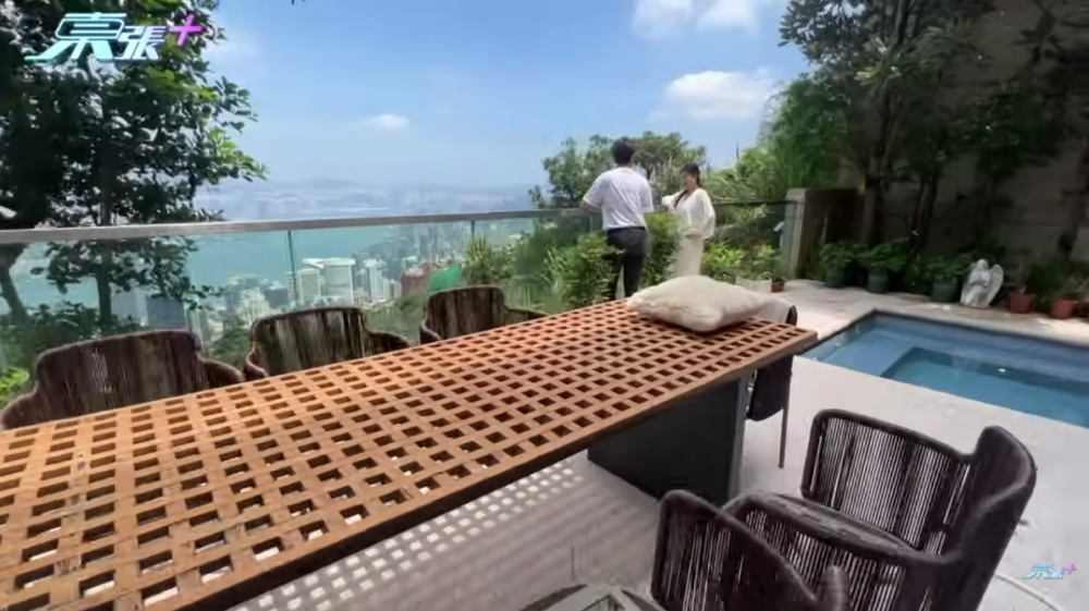 梁小姐狠批同發展商協調多次不果,當初承諾六星級嘅服務通通不見。