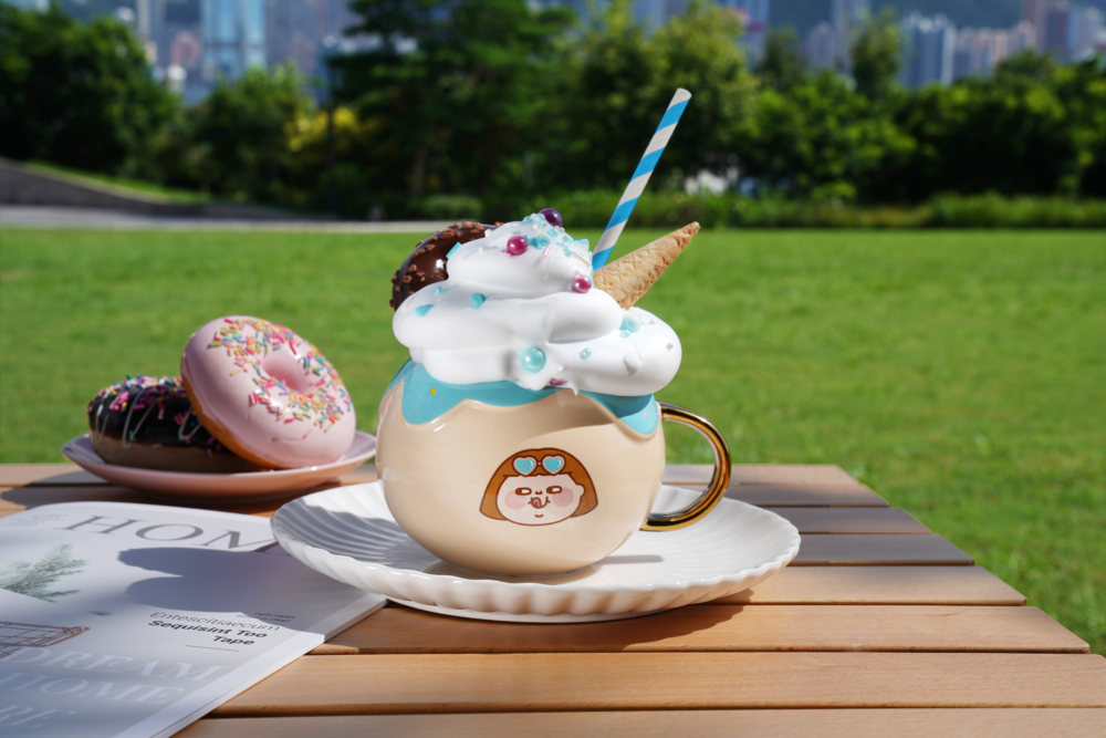 特大造型嘅Plastic Thing杯將為食妹同女神分開,用嚟食雪糕又得,當碗用都得!