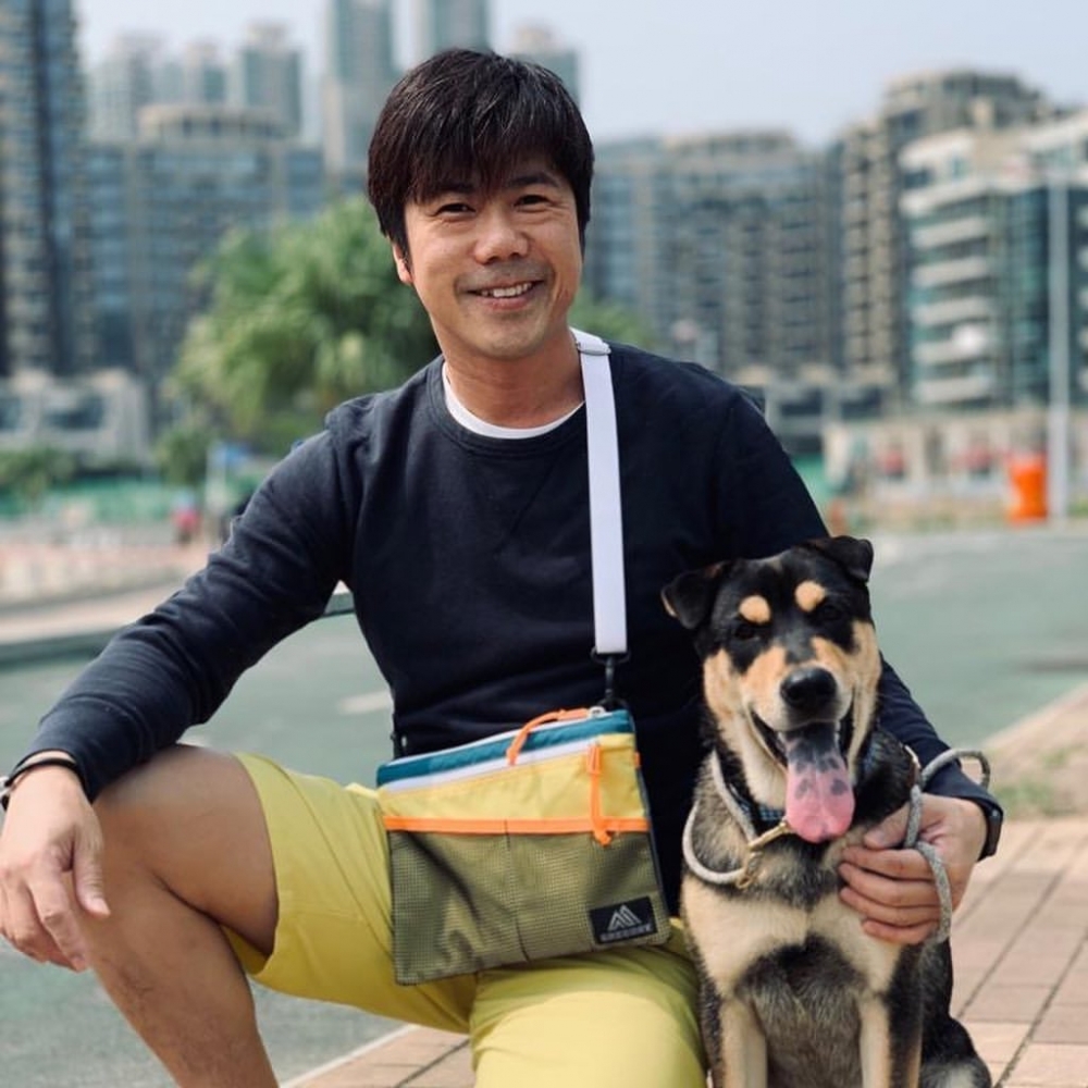 兩人即將組織新家庭，佢哋嘅愛犬亦成為一家人。