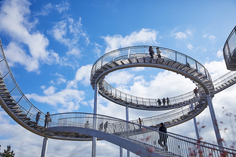 空中步道所使用的鋼鐵可承受6.3級的強震～